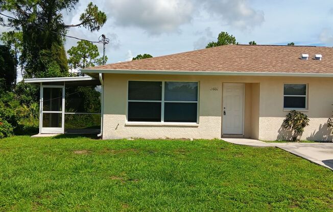 Pleasant Three-Bedroom Unit In Lehigh Acres