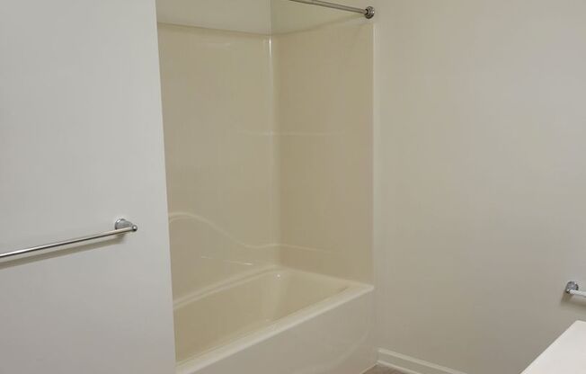 2 beds, 2 baths, 1,252 sqft, $1,680, Unit SU40330
