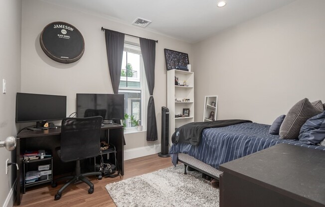 3 beds, 2 baths, 1,558 sqft, $6,050, Unit 28