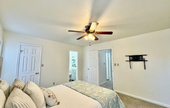 3 beds, 2.5 baths, $2,150