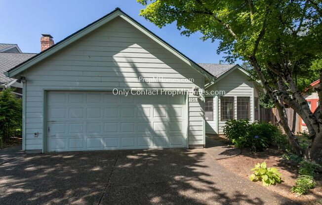 Bright Charming Home In SW Tigard! Lots of Ample Light!