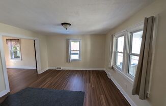 3 beds, 1 bath, $1,295