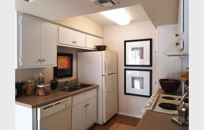 1 bed, 1 bath, 700 sqft, $1,100, Unit 187