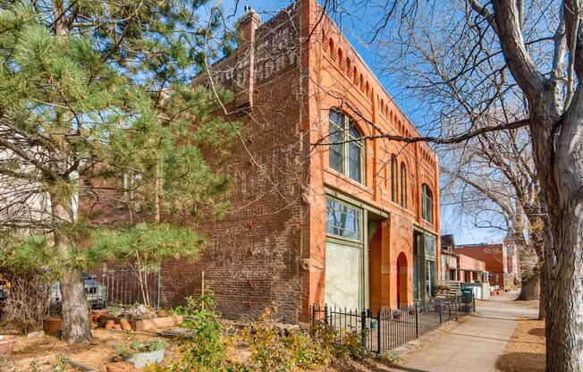 2323 W. 30th Ave
