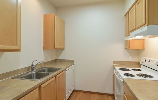 2 beds, 1 bath, $1,700, Unit 303