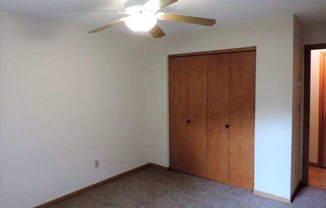 2 beds, 1 bath, $1,400