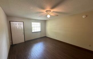 2 beds, 1 bath, $1,250