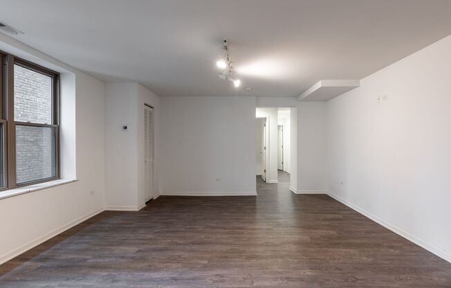 2 beds, 1 bath, $2,275, Unit 207