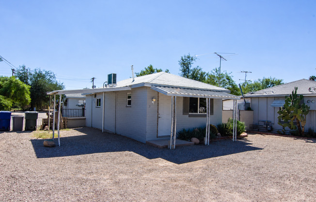 130 E Navajo