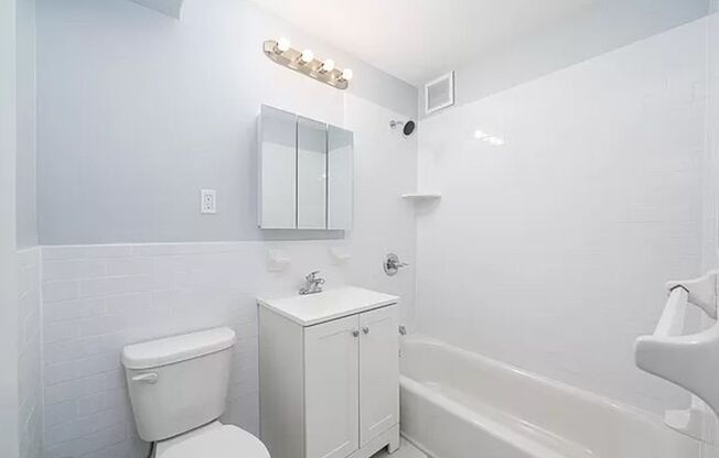 1 bed, 1 bath, $2,050, Unit D2