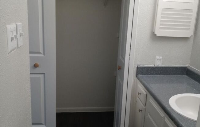 1 bed, 1 bath, 455 sqft, $775, Unit 19-1904