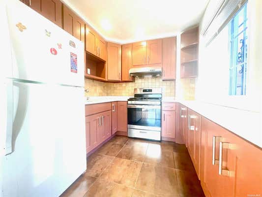 3 beds, 2 baths, $3,300, Unit 2