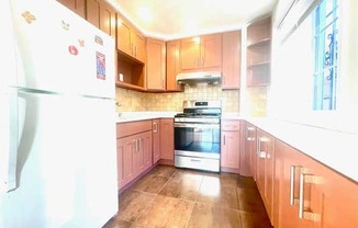 3 beds, 2 baths, $3,300, Unit 2