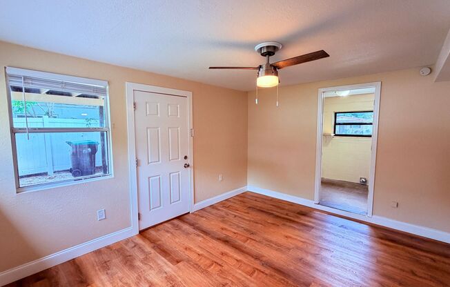 STUNNING 3 Bedroom, 1 Bathroom Home in Orlando!! Only minutes from UCF!!