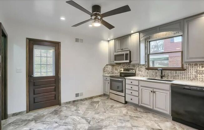 Nicely Renovated 2 Bedroom/2  Bath in Bon Air!