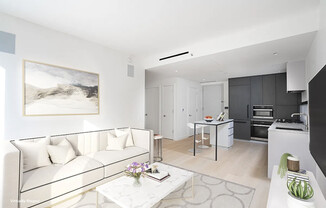 45 E 7 ST