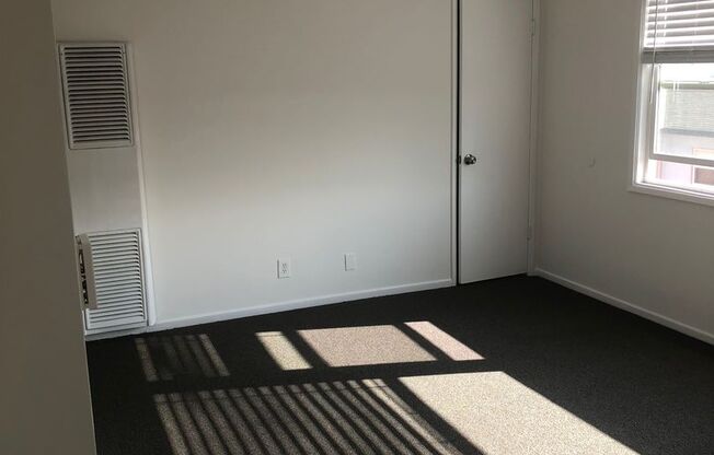 Studio, 1 bath, 265 sqft, $1,600, Unit 327