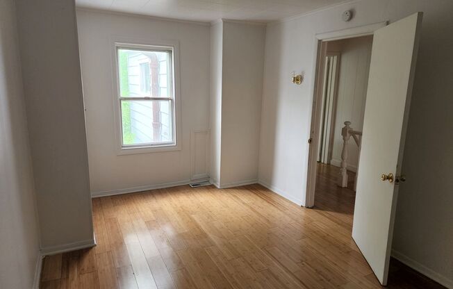 2 beds, 1 bath, $1,350