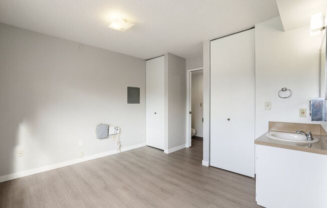 Studio, 1 bath, 400 sqft, $1,149, Unit 59