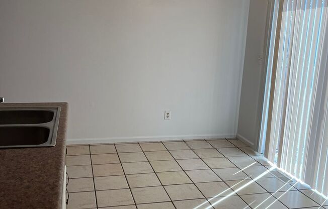 2 beds, 1.5 baths, $1,350, Unit C