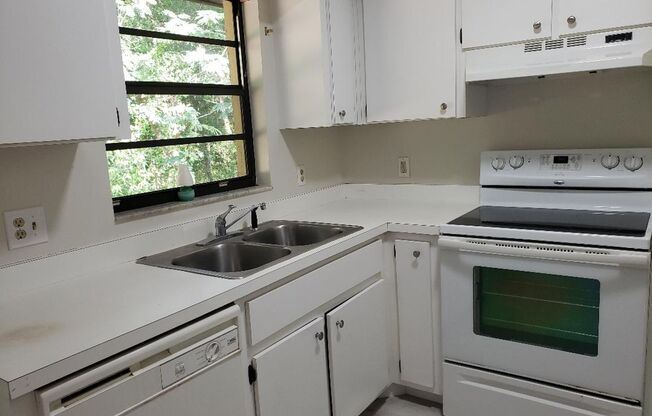 1 bed, 1 bath, 660 sqft, $950