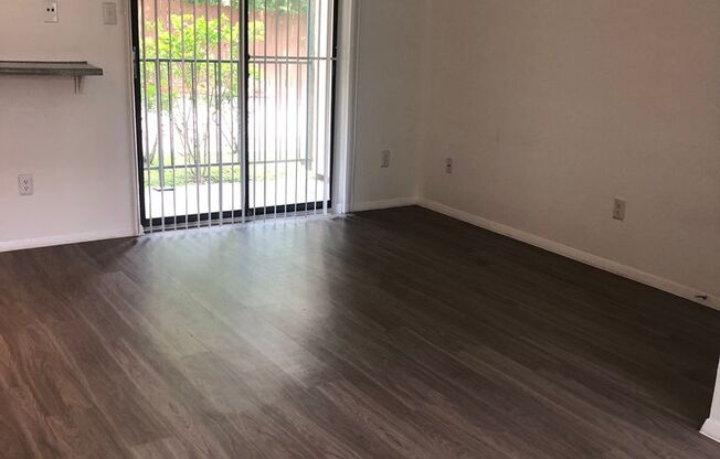 Studio, 1 bath, 393 sqft, $925, Unit 219