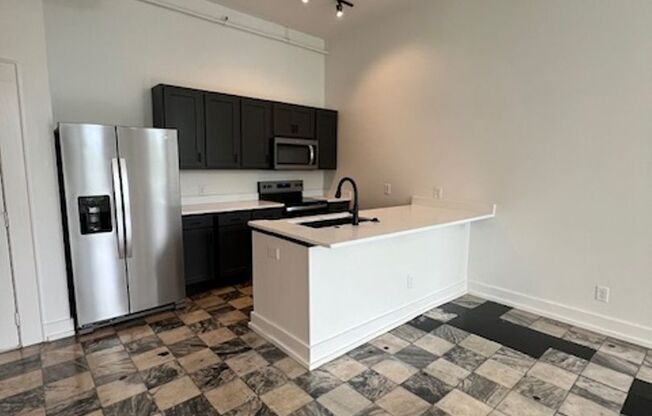 1 bed, 1 bath, 1,100 sqft, $1,595