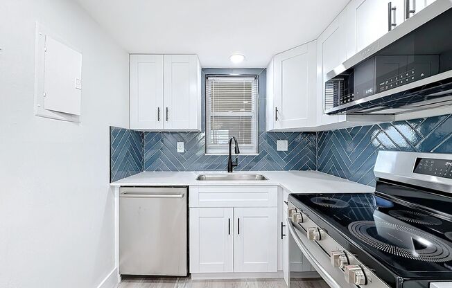 Gorgeous 2 bedroom 2 Condo in Boca Raton across from Nova University