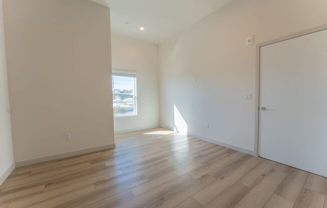 1 bed, 1 bath, 550 sqft, $2,750, Unit 302