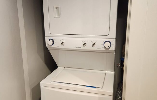 Studio, 1 bath, 431 sqft, $995, Unit Unit 200