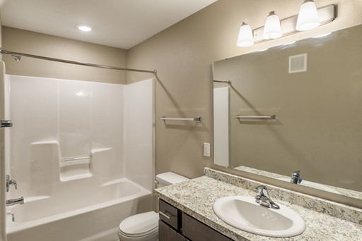 1 bed, 1 bath, 693 sqft, $1,060, Unit 101