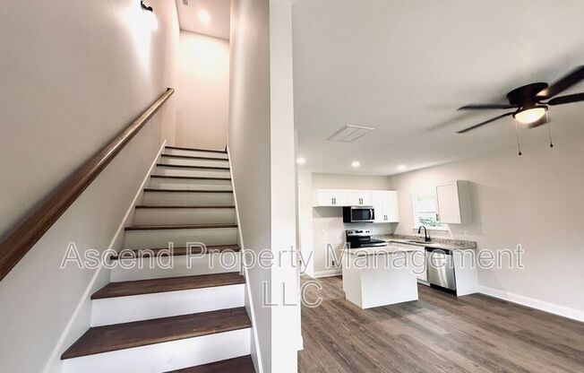 1614 E 49 ST