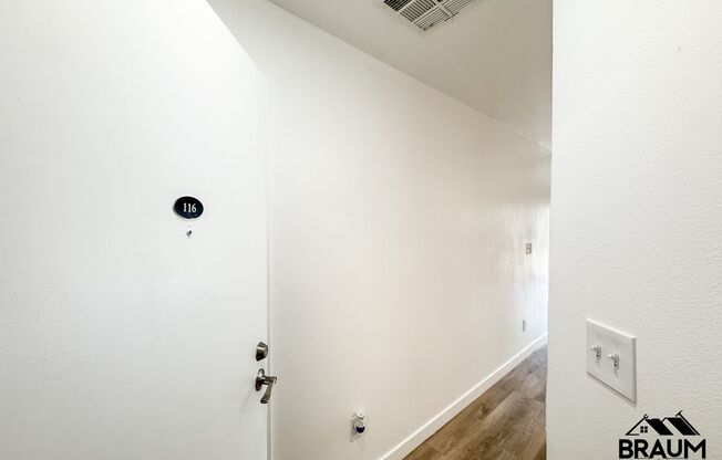7323 WINNETKA
