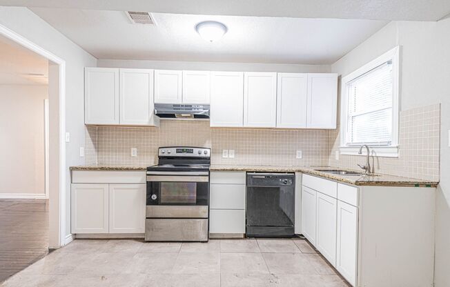 2 beds, 1 bath, $1,255