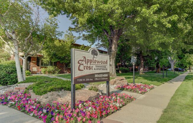 Applewood Crest Townhomes & Apartments