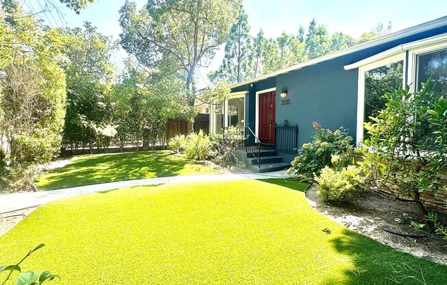 Beautiful 4 bedroom 3.5 bath home in the Silver Triangle neighborhood close to Fryman Canyon Trail