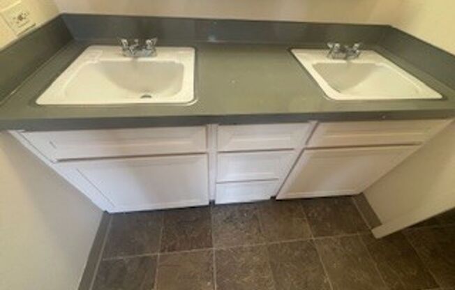 2 beds, 1 bath, 850 sqft, $1,650, Unit 517