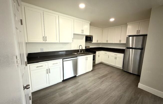 5 beds, 2 baths, 1,750 sqft, $3,995, Unit Unit #4