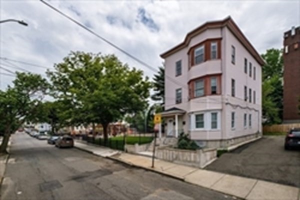 3 beds, 1 bath, 1,100 sqft, $2,500, Unit 3