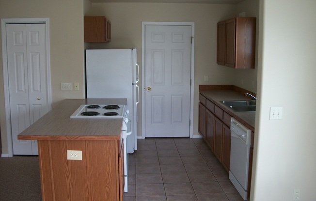 2 beds, 1.5 baths, $2,150, Unit Unit "A"