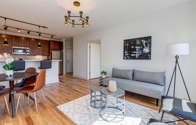 2 beds, 1 bath, 760 sqft, $2,695, Unit 2740-307