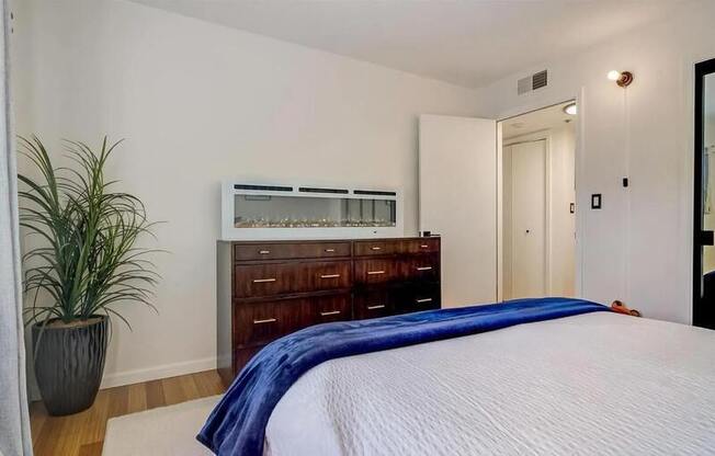 1021 SAN LUIS CIR