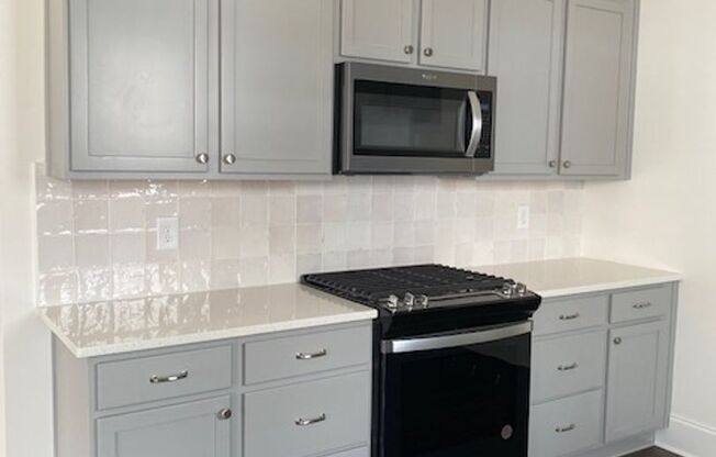 3 beds, 2.5 baths, $2,900