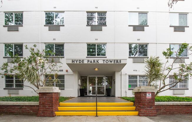 Hyde Park Towers Condo Located Near Bayshore