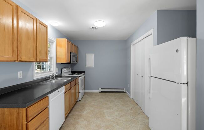 3 beds, 1 bath, $1,785