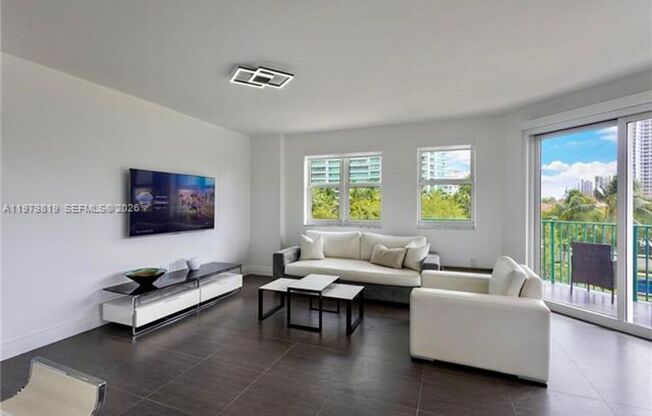 19900 E Country Club Dr # 311 (A11979819)