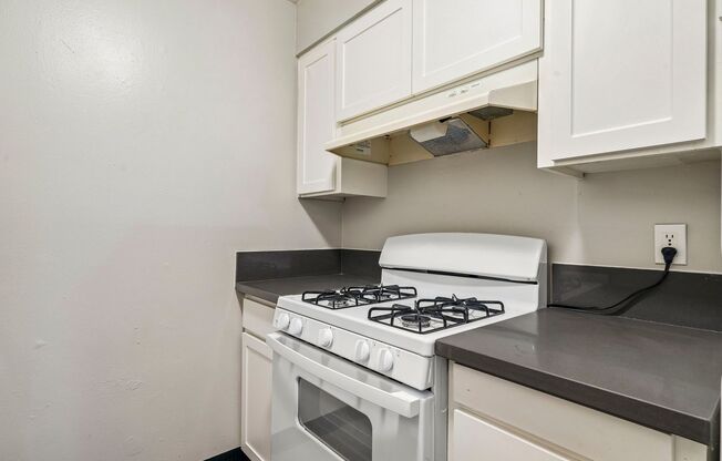 1 bed, 1 bath, 589 sqft, $1,400, Unit 05