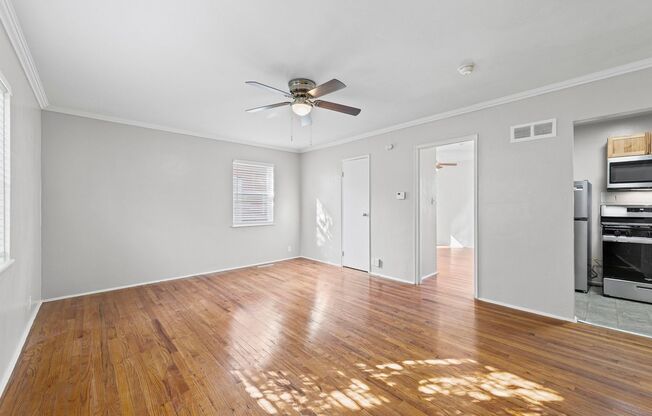 1 bed, 1 bath, 526 sqft, $995, Unit 1410 #1E