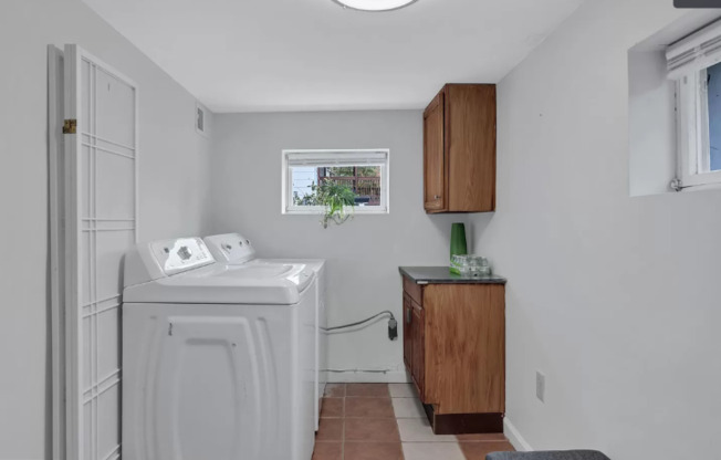 3119, Clayborne Ave