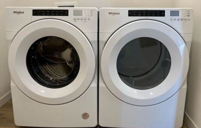 2 beds, 2 baths, 1,049 sqft, $1,870, Unit 124